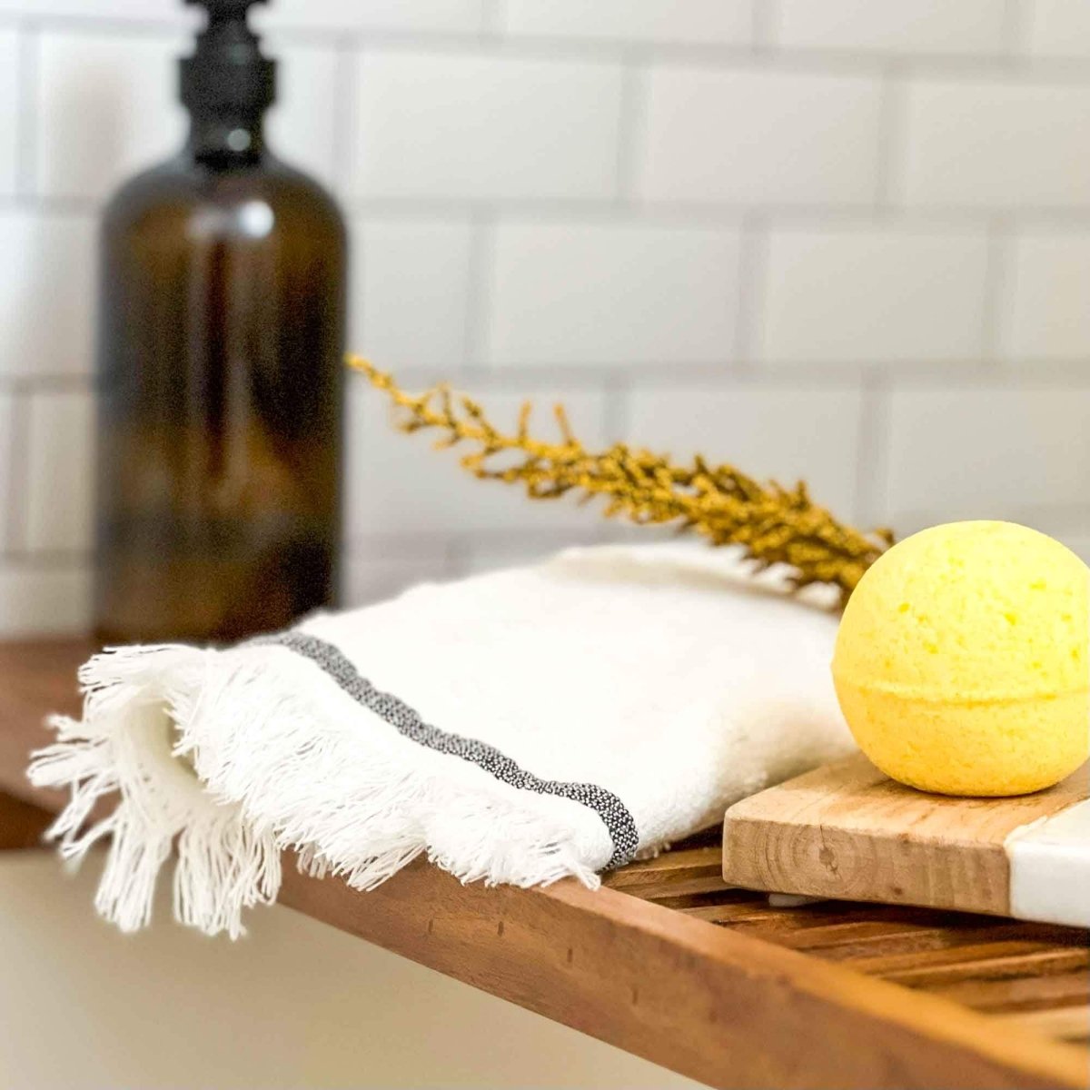 Honey Jasmine Bath Bomb - HONEY - BATH Grand Candles