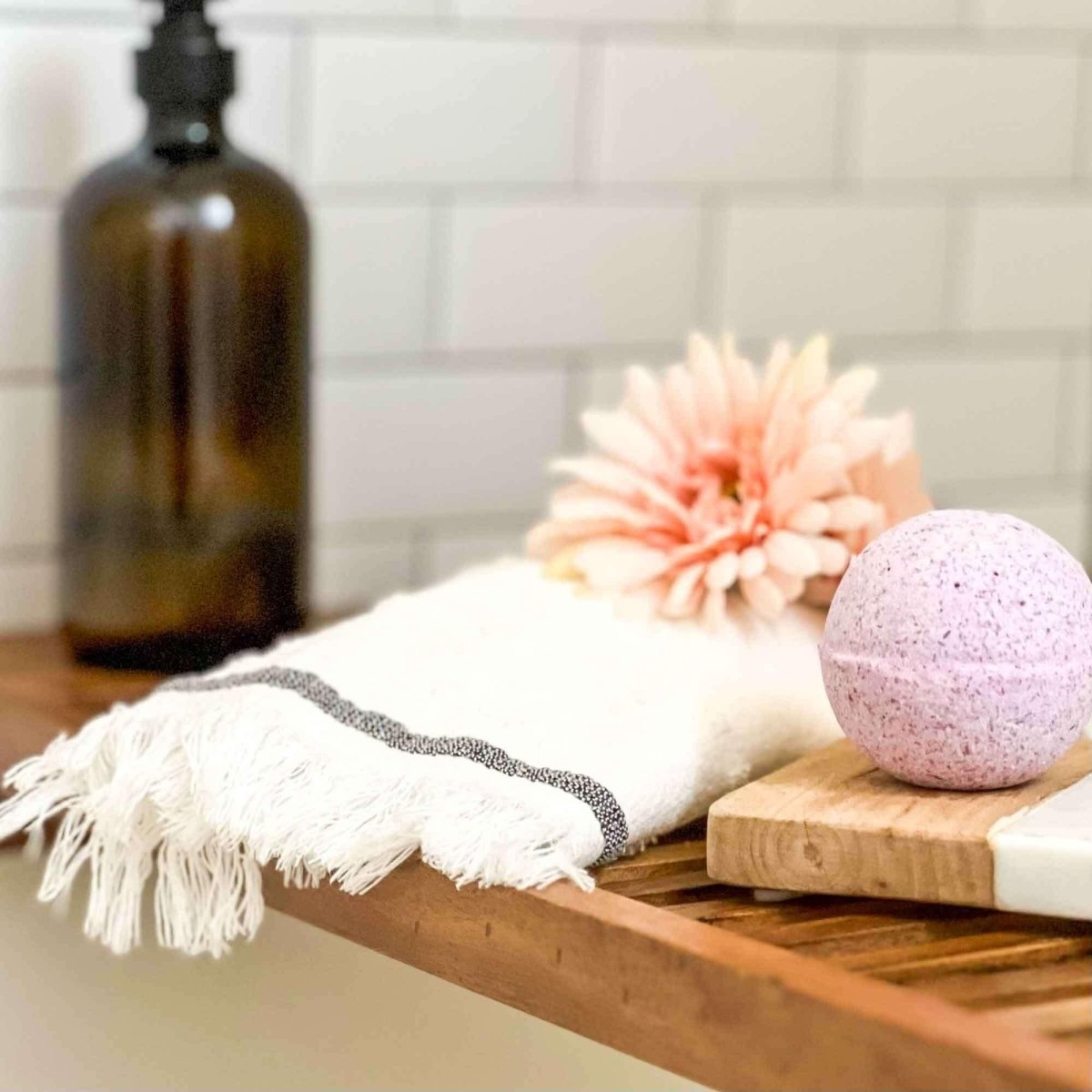 Lilac Breeze Bath Bomb - LILAC - BATH Grand Candles