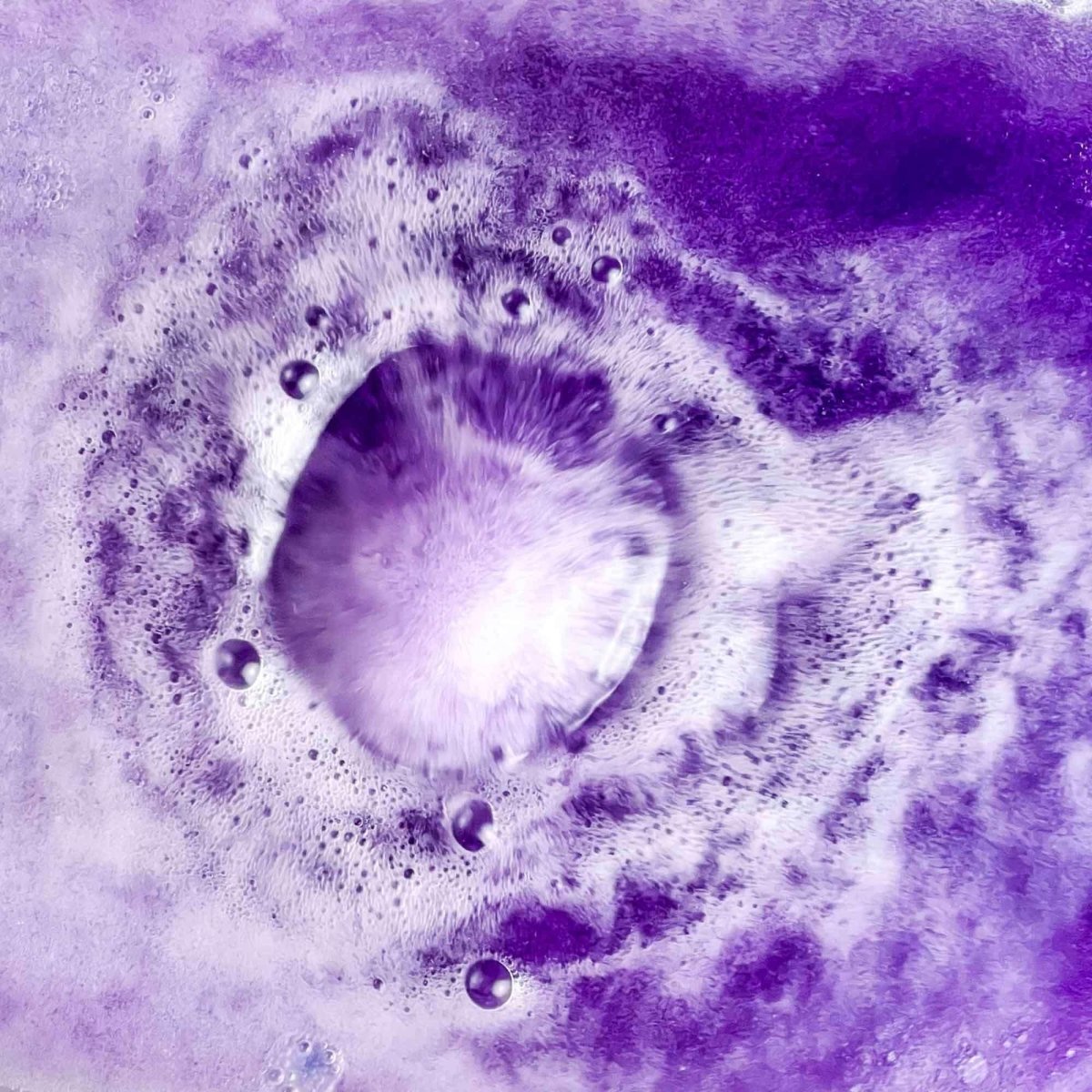 Love Spell Bath Bomb - LOVEBATH Grand Candles